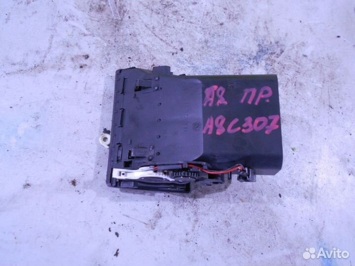 Дефлектор правый Audi A8 D3 (2002—2005) 35134