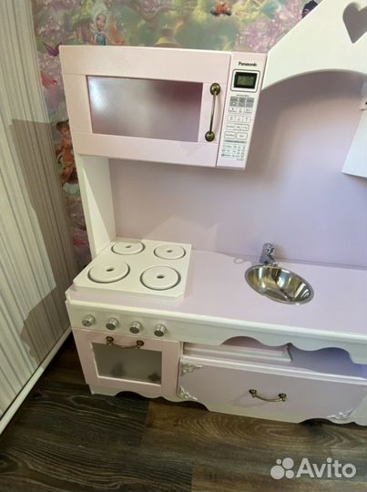 Детская кухня из натурального дерева