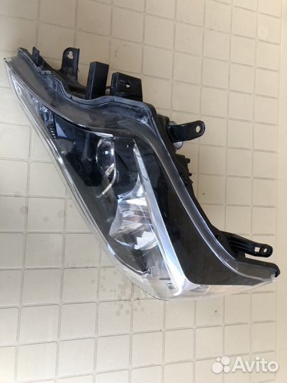 Фара Toyota Prado 150