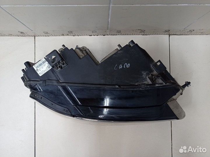 Фара передняя правая Volkswagen Tiguan