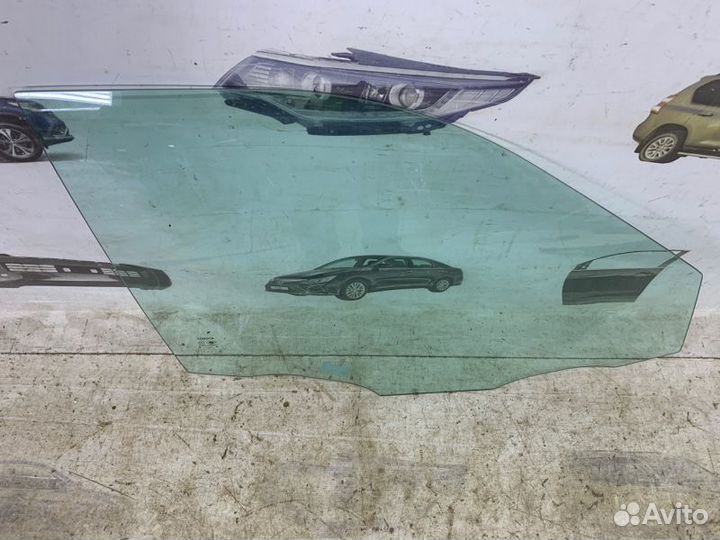 Стекло двери переднее правое Toyota Highlander U70