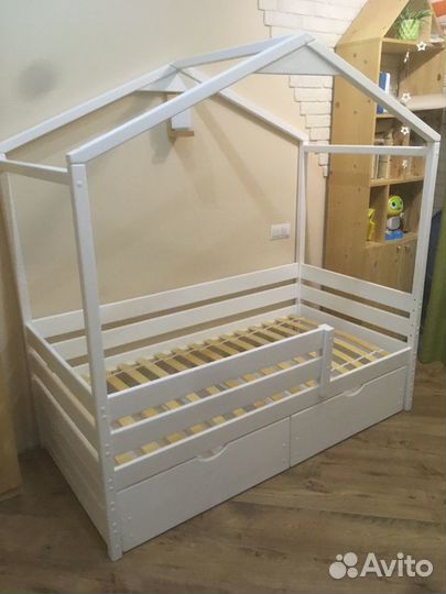 Кровать домик