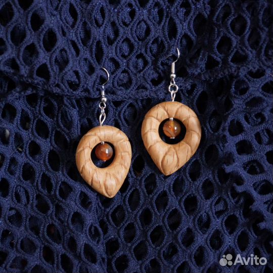 Украшения из дерева