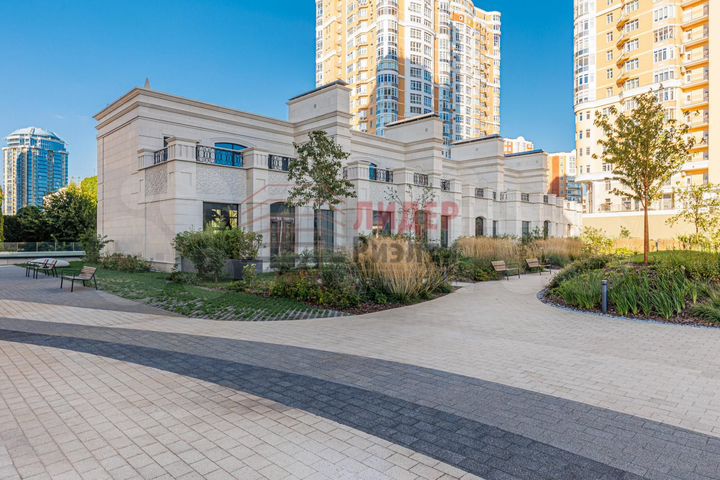 6-к. квартира, 385 м², 1/3 эт.