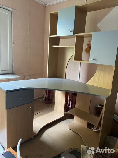 Письменный стол