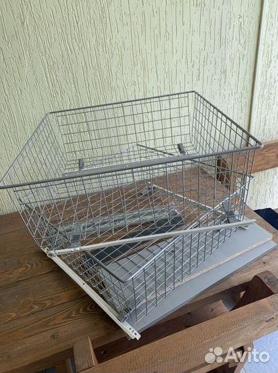 Корзины для белья, Стойка стеклянная под TV, полка