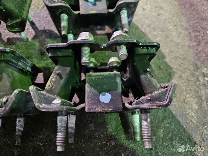 Lexus GS300 подушка АКПП