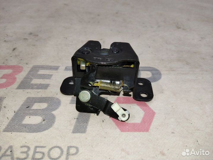 Замок стекла крышки багажника Hyundai Tucson