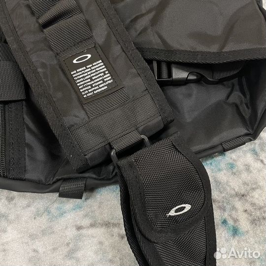 Сумка рюкзак Oakley Sling черная