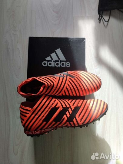 Сороконожки Adidas nemeziz