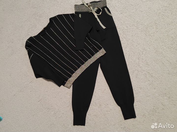 Костюм женский