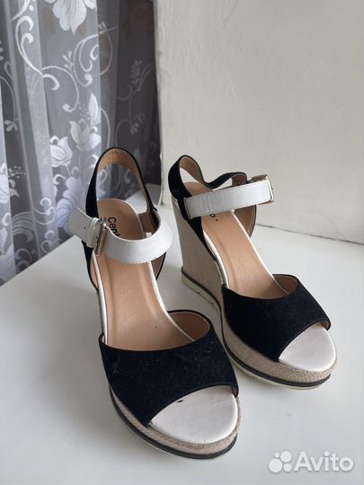 Босоножки женские