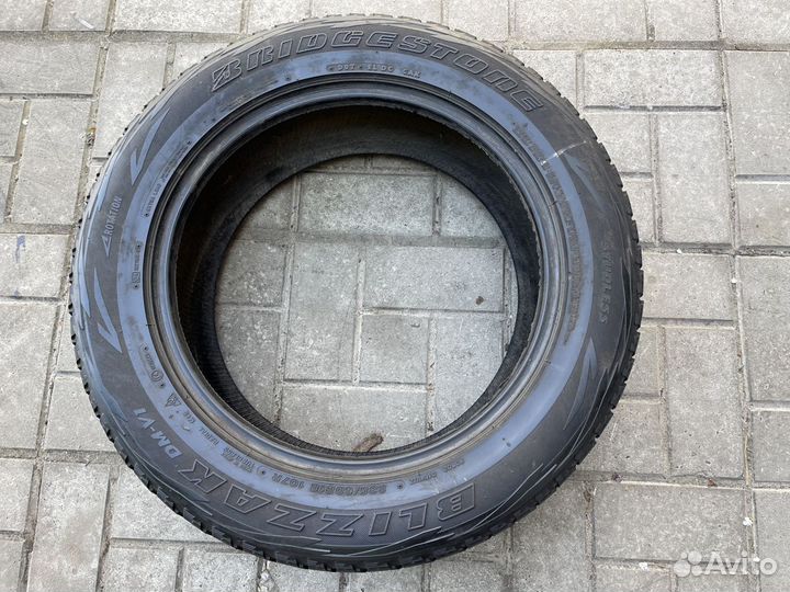 Bridgestone Blizzak DM-V1 235/60 R18