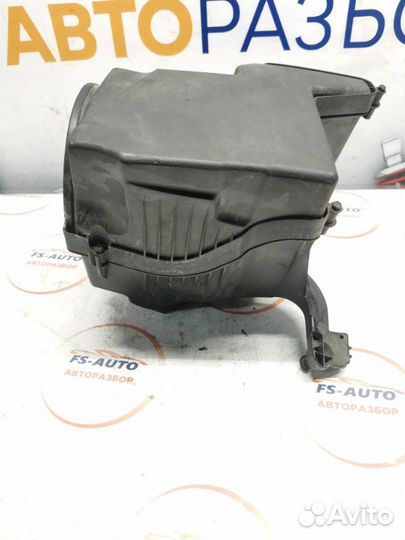 Корпус воздушного фильтра Ford C-Max 1.8 qqdb 2008