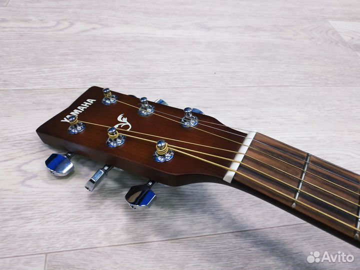 Акустическая гитара Yamaha