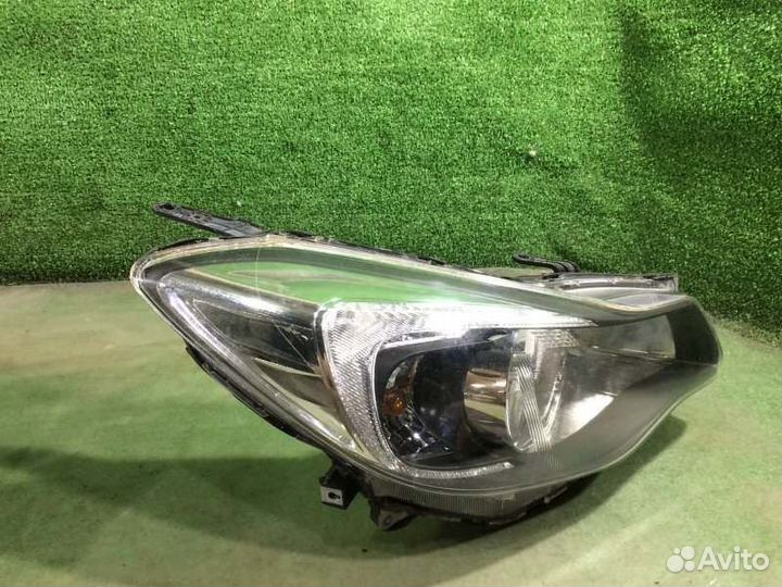 Фара ксеноновая правая Subaru Xv GP7 FB20 2012