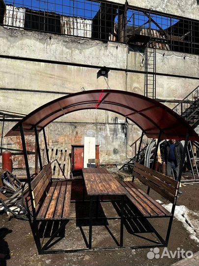 Беседка из поликарбоната для дачи