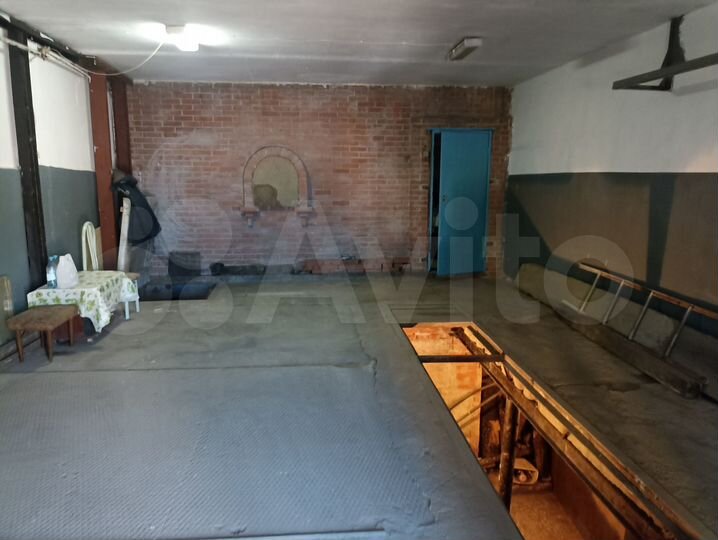 Гараж, > 30 м²