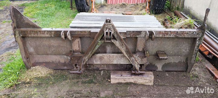 Лопата на трактор