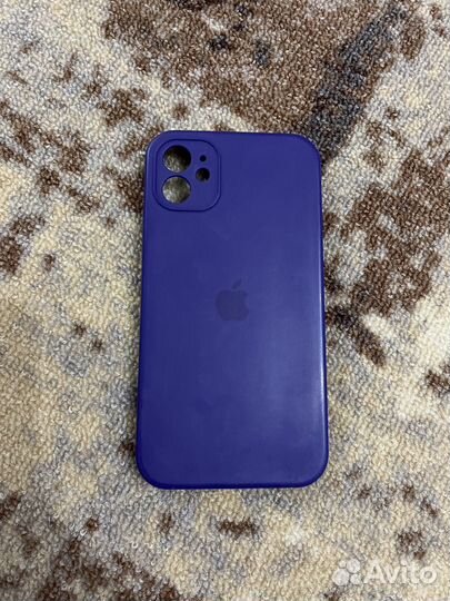 Чехлы на iPhone 11 б/у