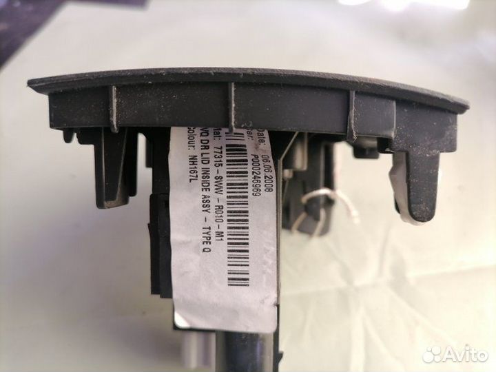 Кнопка омывателя фар и датчик температуры воздуха