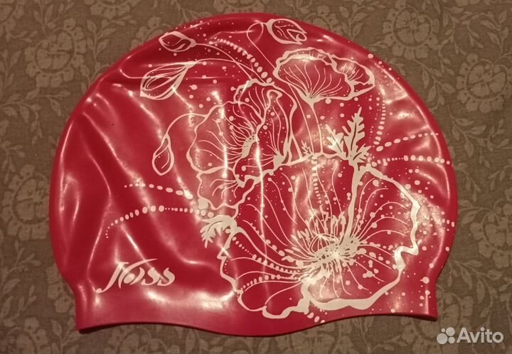 Очки и шапочка для плавания