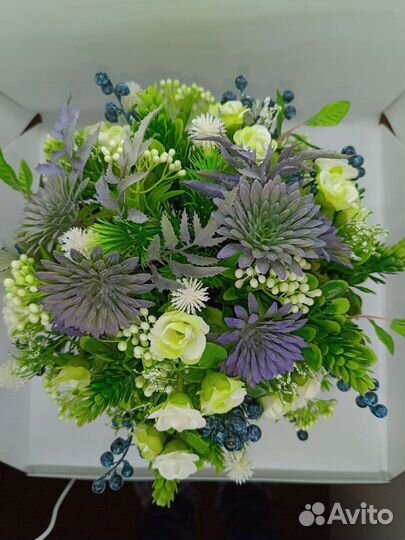 Цветочная композиция. Искусственные цветы. Декор