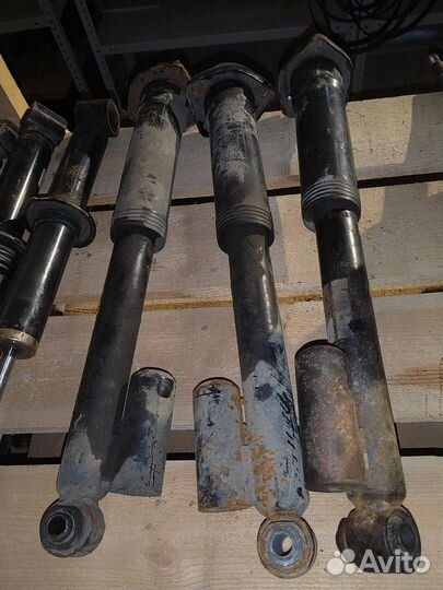 Амортизатор задний активный Range Rover 3