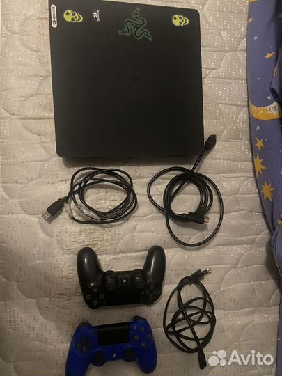 Игровая приставка ps4 slim