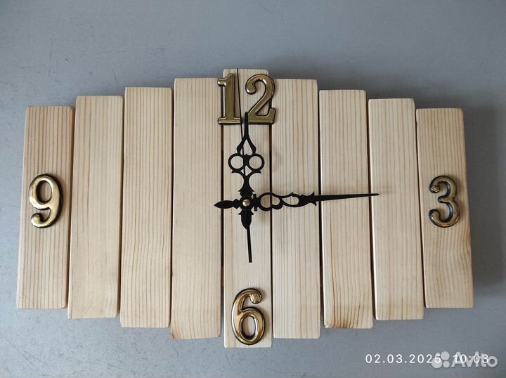Часы настенные деревянные