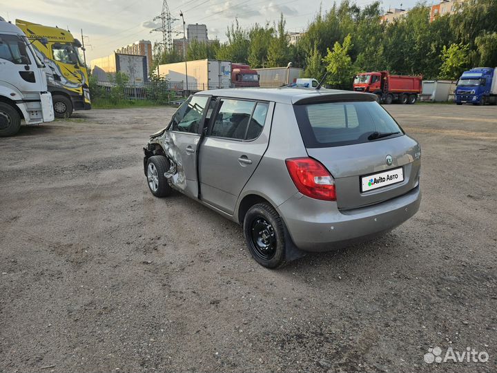 Skoda Fabia 1.2 МТ, 2010, битый, 190 000 км