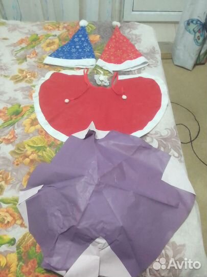 Шапки деда мороза и снегурки