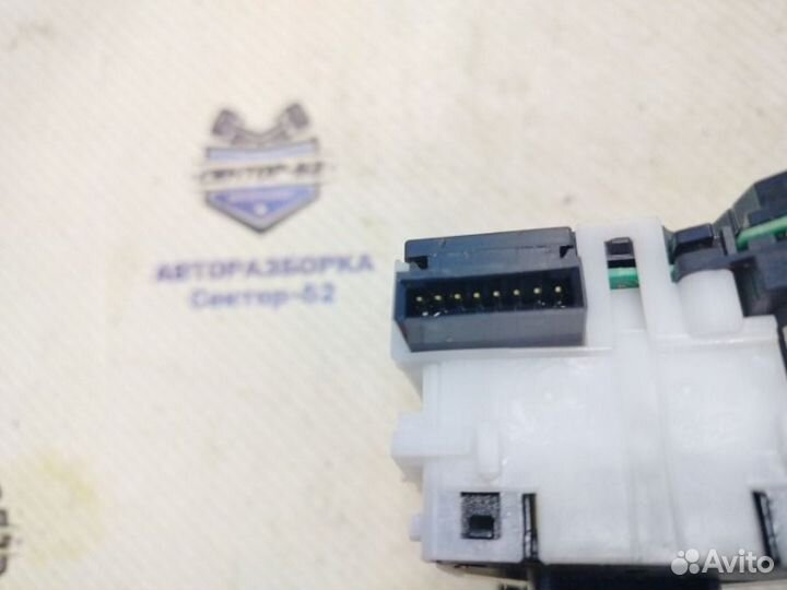 Переключатель стеклоочистителя Nissan Qashqai J10