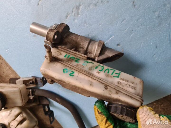 Главный тормозной цилиндр Renault Fluence седан