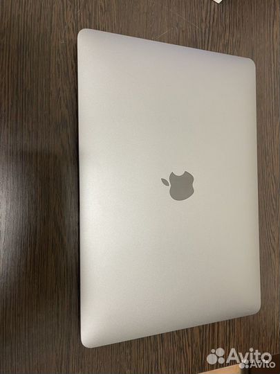 MacBook Pro 13 2017 i5/8/256. Кредит. Гарантия