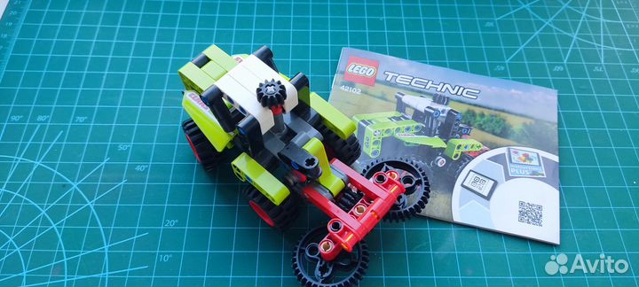 Lego Technic 42102 (Mini Claas Xerion)