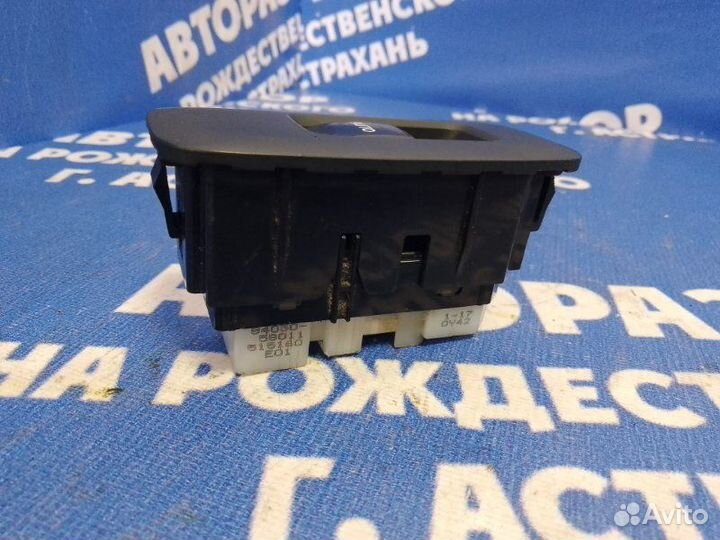 Кнопка стеклоподъёмника. Toyota Alphard минивен