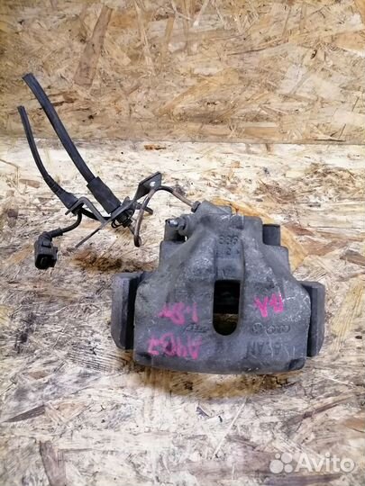 Суппорт тормозной передний левый Audi A4 B7 1.8T