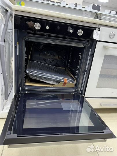 Духовой шкаф Hotpoint Италия