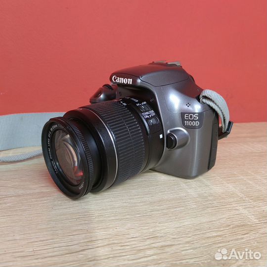 Зеркальный фотоаппарат Canon EOS 1100D