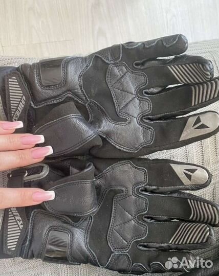 Перчатки Dainese для мотоцикла