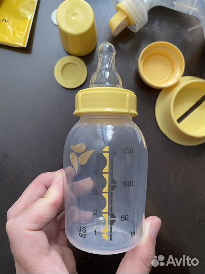 Молокоотсос Medela ручной (набор)