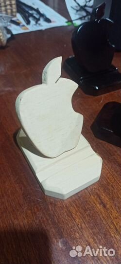 Подставка для телефона из дерева