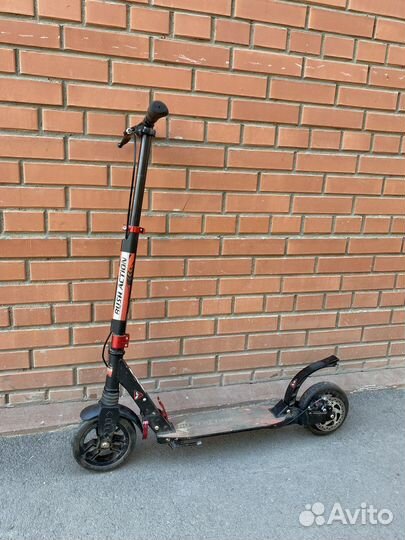 Самокат с подвеской и дисковым тормозом