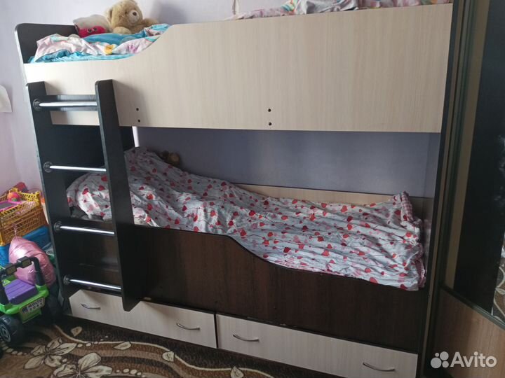 Двухъярусная кровать бу с матрасами