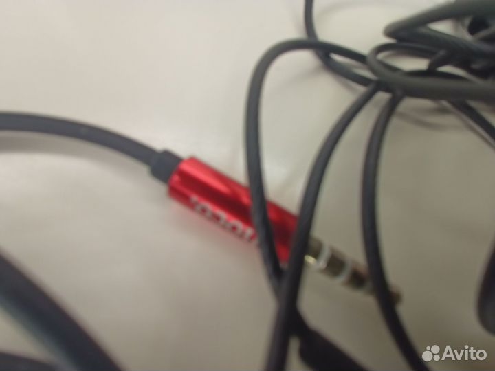 Проводные наушники