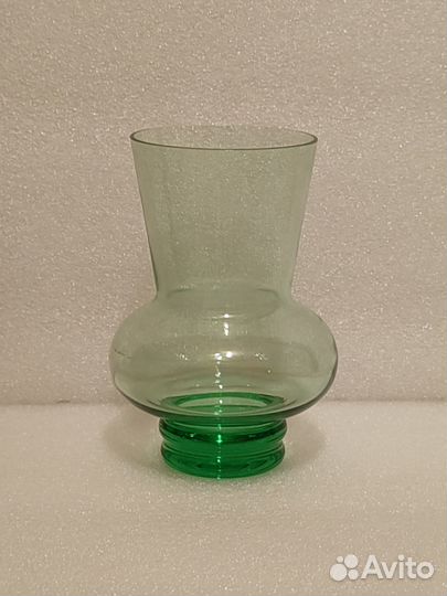 Ваза маленькая. Мини. Вазочка. Зелёное стекло