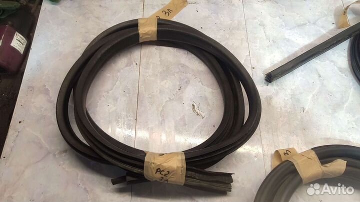 Уплотнитель двери Renault Symbol 2