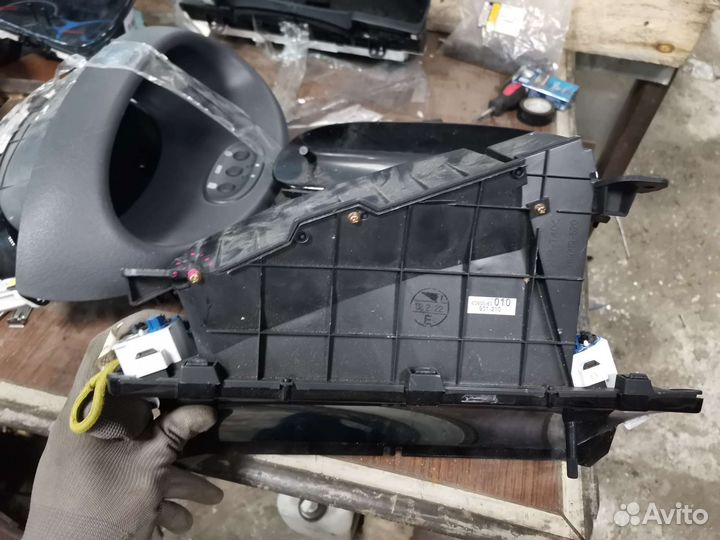 Спидометр на Toyota Opa ZCT10