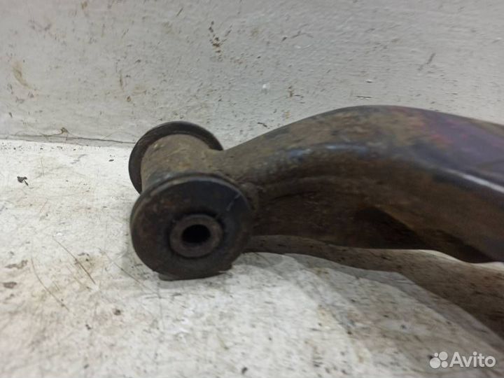 Рычаг передний правый нижний